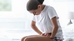 4 Cara Mengatasi Nyeri Haid Berlebihan, Pijat dengan Minyak Essential hingga Berendam Air Hangat