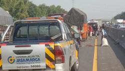 Ngeri, 4 Kendaraan Tabrakan Beruntun di Tol Japek Karawang, 3 Luka-luka<