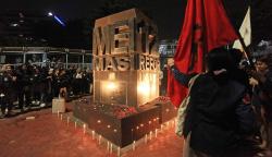 Mahasiswa Tabur Bunga Peringati 24 Tahun Tragedi Trisakti 12 Mei 1998