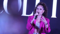 Potret Cinta Laura Tampil Cantik Berbalut Blazer Pink