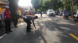 Tertabrak Kendaraan Latsitarda, Warga Lembar Tewas <