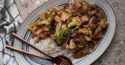 Cara Membuat Nasi Ayam Cah Jamur Mirip di Resto Bakmi GM, Ini Resep Rahasianya