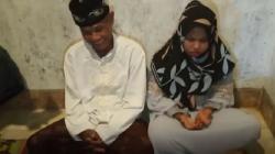 Viral Kakek Kegirangan Nikahi Janda Muda di Bone, Mempelai Perempuan Tersipu Malu<