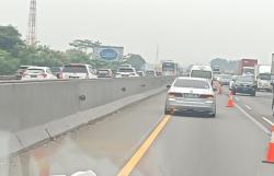 Polisi Terapkan Contra Flow di Tol Japek Arah Bandung gegara Macet Makin Parah<