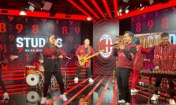 Musik Angklung Mengalun Merdu di Markas AC Milan<