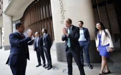 Targetkan Jakarta Net Zero Emissions 2050, Anies Teken Kerja Sama dengan BloombergNEF di London