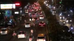 Wisatawan Tinggalkan Bandung, Kendaraan Padat Merayap 9 Km di Tol Pasteur ke Baros