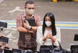 Riri Khasmita Bantah Pernah Jadi ART, Nirina Zubir: Bertahun-tahun Dia Nempatin Rumah Kontrakan Ibu Saya