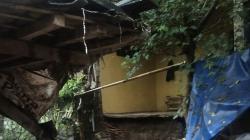 Rumah Warga di Cipatat KBB Rusak Diterjang Hujan Deras Disertai Angin Puting Beliung<