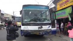 Bus Diduga Rem Blong Hantam Mobil dan 4 Motor di Cibeureum Bandung, Korban Luka-Luka<