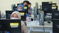 Puluhan Ribu Siswa Antusias Ikuti UTBK SBMPTN 2022 di 4 Kampus Kota Bandung<