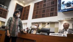 Menkeu Sri Mulyani-DPR Bahas Dampak Kenaikan Harga Minyak Mentah dan Gas