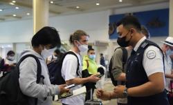 Penumpang Pesawat Wajib Booster, Bandara Ngurah Rai Aktifkan Lagi Gerai Vaksinasi