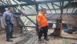 Usai Kunjungi Anak, Lansia Syok Rumahnya di Saguling KBB Terbakar<