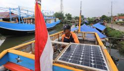 Irit Bahan Bakar, Nelayan Gunakan Panel Surya sebagai Sumber Energi