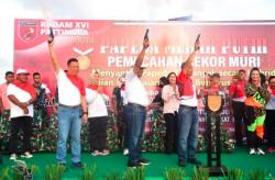 Kodam Pattimura Pecahkan Rekor MURI Makan Papeda dengan Peserta Terbanyak di Ambon