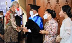 Menhub Raih Gelar Doktor HC, Ganjar: Mas Budi Sosok Berkomitmen dan Berpengalaman