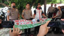 Gerebek Lokasi Judi, Polda Kalteng Amankan 20 Ekor Ayam Aduan dan Bandarnya<