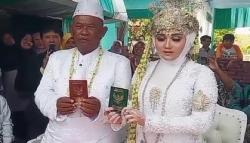 Kaum Jomblo Lewat, Kakek di Subang Nikahi Gadis Cantik 19 Tahun <