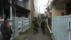 Heboh, Warga Antapani Bandung Curigai Benda di Balik Pagar, Tim Jibom Turun Tangan<