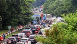 Begini Padatnya Kendaraan Menuju Kawasan Puncak Bogor