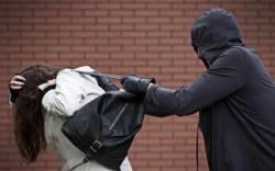 Bandit Jambret HP Siswi SMK di Regol Bandung, Korban Sempat Terseret<