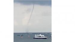 Viral Waterspout Muncul di Pantai Sanur Bali, BMKG Minta Nelayan Menjauh