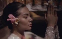 Mengenal Melukat, Ritual Penyucian Diri yang Pernah Dijalani Ariel Tatum