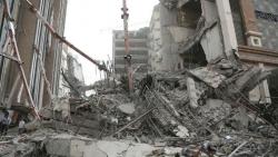 Demo Runtuhnya Gedung 10 Lantai yang Telan Korban Jiwa Ricuh, Polisi Lepaskan Tembakan dan Gas Air Mata