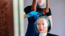 Hukum Cat Rambut dalam Islam yang Sering Diperdebatkan, Haram atau Boleh? 