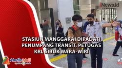 Video Stasiun Manggarai Dipadati Penumpang Transit, Petugas KRL Sibuk Wara-wiri
