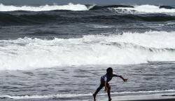 Waspada, BMKG Prediksi Gelombang Tinggi hingga 6 Meter Terjang Perairan Selatan Jatim