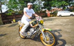 Motor RX King Bertema Dedi Mulyadi Ini 3 Kali Juara Lomba Modifikasi<