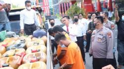 Penimbunan 1,4 Ton Solar di Karimun Dibongkar Polisi, 3 Orang Jadi Tersangka