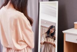 4 Pantangan Meletakkan Cermin di Kamar Tidur Menurut Feng Shui