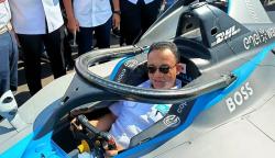 Gaya Anies Baswedan Naik Mobil Balap Formula E, Latar Belakang Stadion JIS