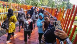 Pengunjung Tebet Eco Park Membeludak saat Libur Hari Lahir Pancasila