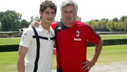 Alexandre Pato Samakan Carlo Ancelotti dengan James Bond: Datang Latihan Naik Helikopter