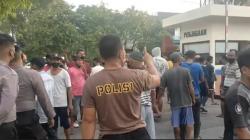  Ketahuan Selingkuh, Kades Ini Digerebek Warga dan Diarak ke Rumah Pak RT