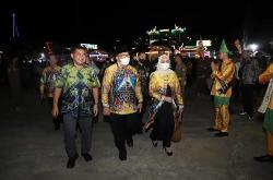 Plt Bupati dan Wakil Ketua TP PKK HSU Hadiri Peringatan Hari Jadi ke-72 Kotabaru