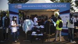 Merchandise Formula E Diburu Penonton