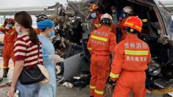 Kereta Berkecepatan Tinggi Tergelincir, Masinis Tewas di Tempat<