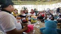 Jawara Sandi Latih Pelaku UMKM Karawang Buat Boneka dan Minuman Kemasan<