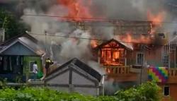 Gegara Korsleting Televisi, 2 Rumah Mewah di Cipanas Cianjur Ludes Terbakar<