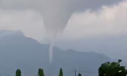 Heboh Angin Tornado Muncul di Rawa Pening Bikin Nelayan Panik