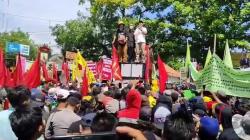 Petani Geruduk DPRD dan Pendopo Indramayu, Tuntut Pemerintah Laksanakan Reforma Agraria<