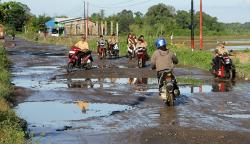 Ridwan Kamil Pastikan 71 Ruas Jalan Provinsi yang Rusak di Jabar Segera Diperbaiki<