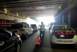 4 Kendaraan Tabrakan Beruntun di Tol JORR Arah Cikunir