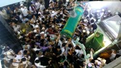  Puluhan Ribu Warga dan Santri Antar KH Dimyati Rois ke Peristirahatan Terakhir