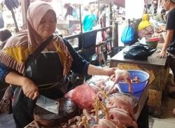 Harga Sejumlah Bahan Pokok Naik, Pedagang: Dibanding Lebaran, Ayam Lebih Mahal Sekarang